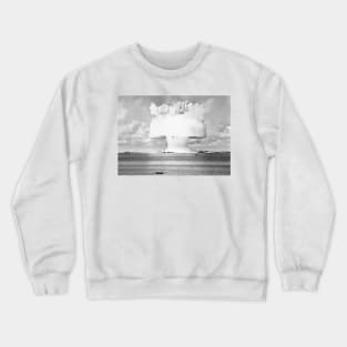 Operation Crossroads atom bomb test, 1946 (C036/0834) Crewneck Sweatshirt